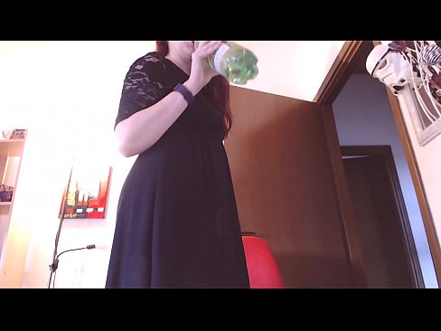 ❤️ Paklusni vergė, mėgstanti nešvarias ir sultingas kelnaites, priversta masturbuotis pažiūrėjusi šį vaizdo įrašą! Dulkinimo video prie lt.pornoincest.ru